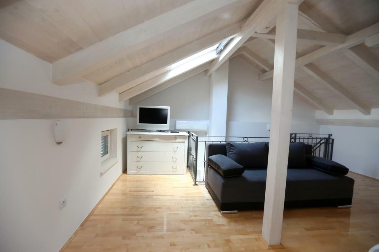 Kuce Za Odmor Brkic Apartment Lozovac Luaran gambar