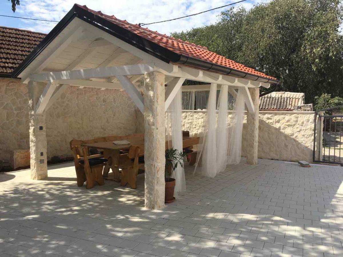 Kuce Za Odmor Brkic Apartment Lozovac Luaran gambar