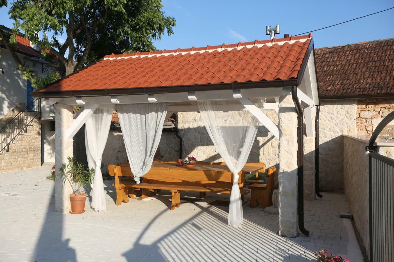 Kuce Za Odmor Brkic Apartment Lozovac Luaran gambar